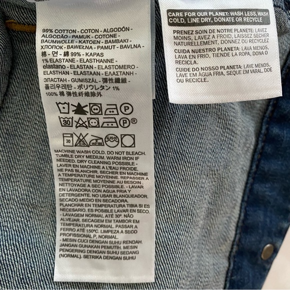 Levi’s Classic Denim Trucker Jacket Effortless Cool Vibe | M - Picture 7 of 9